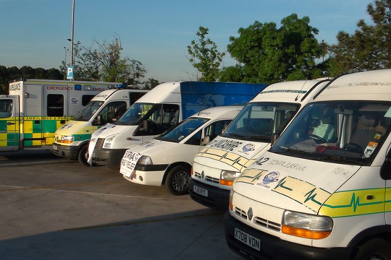 İslami STK’lardan Suriye'ye Ambulans Yardımı İslami STK’lardan Suriye'ye Ambulans Yardımı